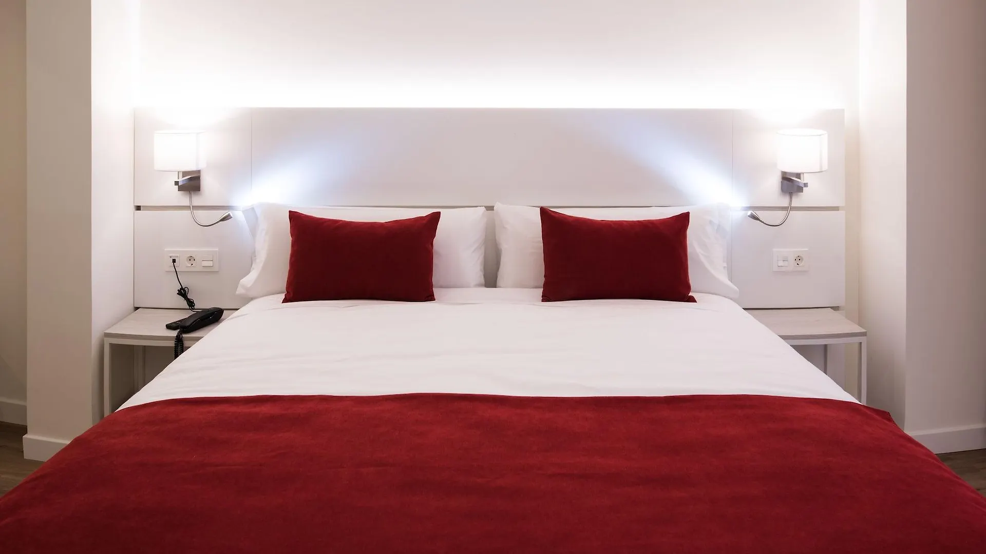 Hotel Pompaelo Urban Spa 팜플로나 4*,