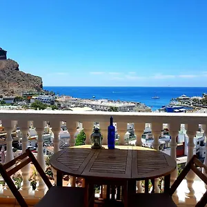 https://lina-mogan.in-canary-islands.com